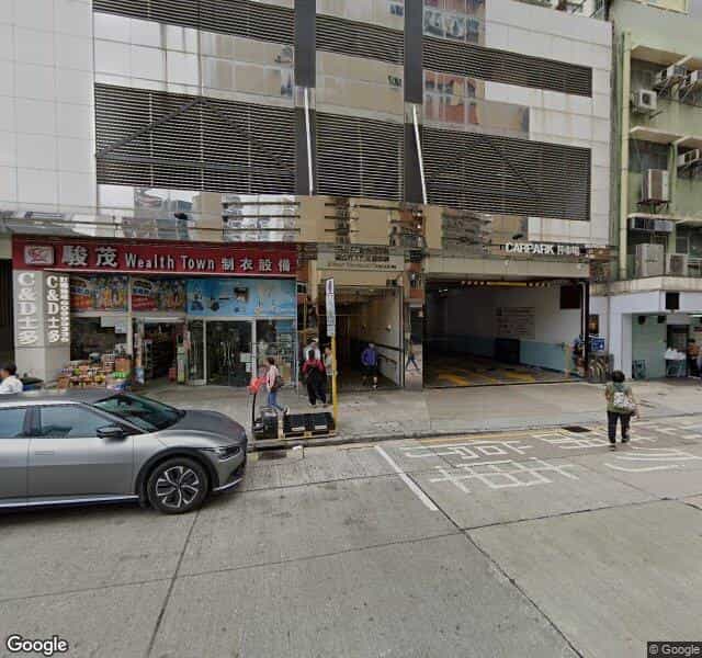 新時代工貿商業中心停車場