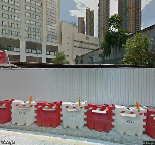 美孚月輪街露天停車場