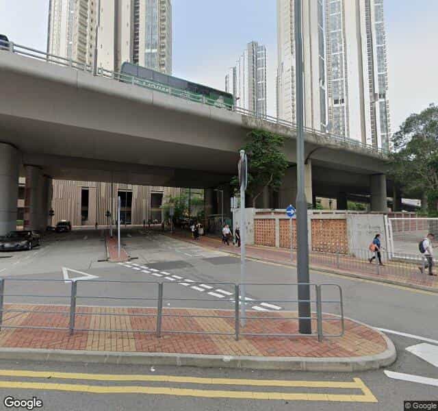 荃灣西大河道橋底停車場