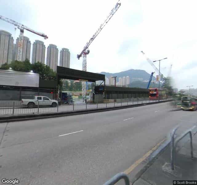 啟鑽苑停車場