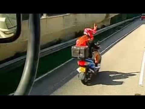 車CAM直擊 - 孝子影線抽出衝前差啲累到大車司機