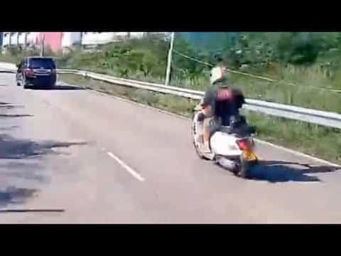 車CAM直擊 - 孝子認證👍 咁樣右邊過人地係咩玩法？