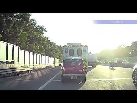 車CAM直擊 - 太陽拳係痛，但都要保持車距既 !!! Suzuki 追撞救護車