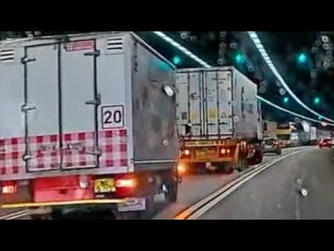 車CAM直擊 - 長青隧道 生命麵包車突然越線撞貨櫃車 