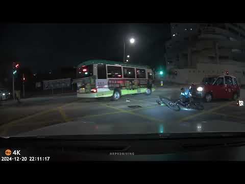 車CAM直擊 - 庇利街 的士衝燈撞外賣單車
