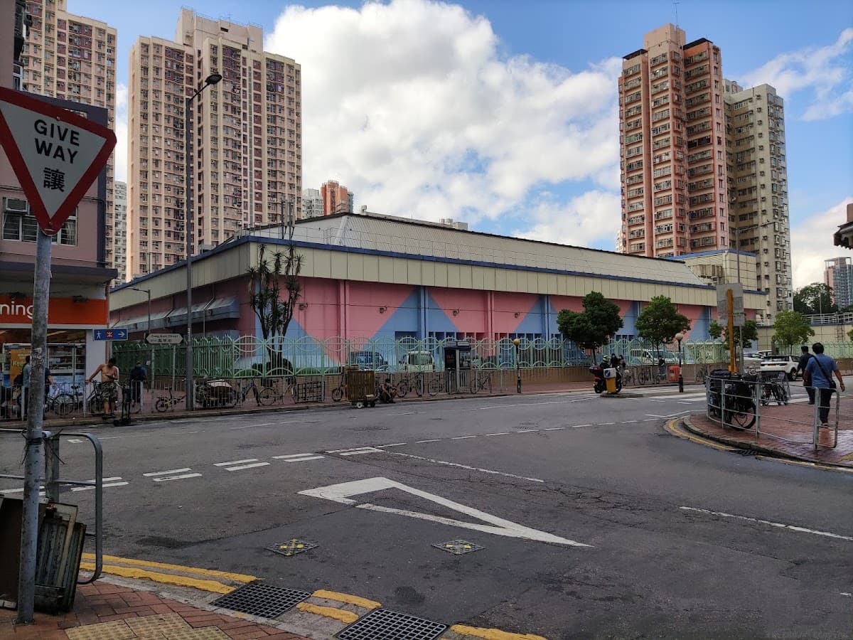 鳳琴街體育館停車場 實景照片 3