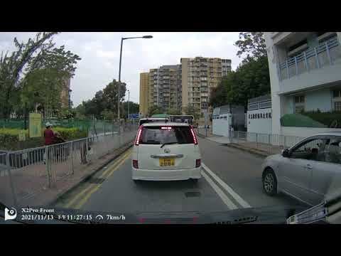車CAM直擊 - 疑似天主教X德英文書院職員車，逆線行駛入學校