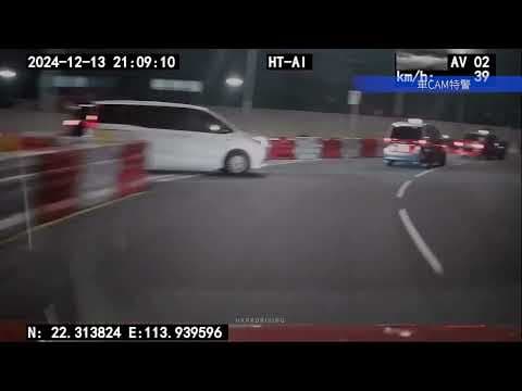 車CAM直擊 - 有車嚟緊仲出？赤鱲角機場南交匯處呢部白色七人車算你好彩，影唔到車牌 2024/12/13 2109