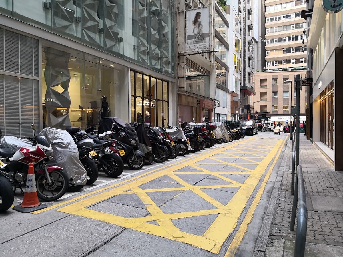 新世界大廈 New World Tower 停車場 實景照片 2