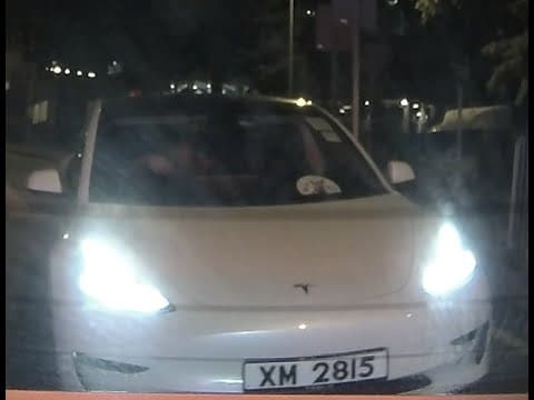 車CAM直擊 - (浪費數據系列) 屯門醫院既小器男 XM2815，要轉左請盡早靠左，開我高燈是無用的😇