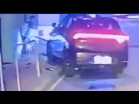 車CAM直擊 - 洪水橋丹桂村盲毛自炒 差啲撞到人