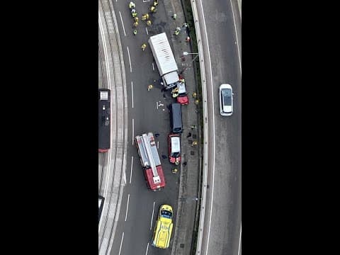 車CAM直擊 - 德輔道西近堅尼地城泳池 交通意外 事發經過