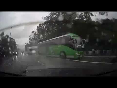車CAM直擊 - 片主有運定有術？嘩x2046 (轉載)