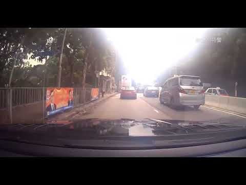 車CAM直擊 - 鴨脷洲橋道兩車相撞 事主如有需要可聯絡