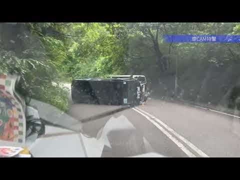 車CAM直擊 - 荃錦公路貨Van翻側事發經過