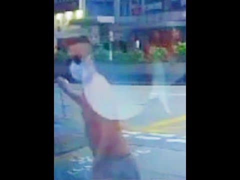 車CAM直擊 - 拎車時見到有血跡，側鏡爛咗....呢位阿叔你無咩野麻？2024/9/24 0715  永星里