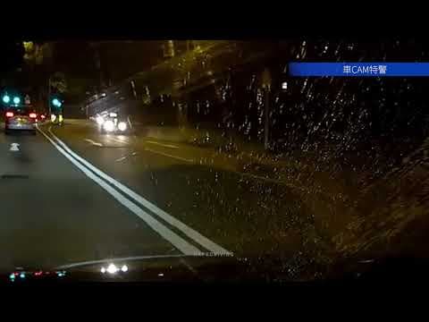車CAM直擊 - 缺德的士佬扔啡色液體樽出車 仲要車中我大銀幕