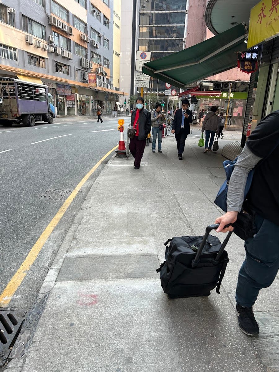 寶光商業中心 Stelux House 停車場 實景照片 4