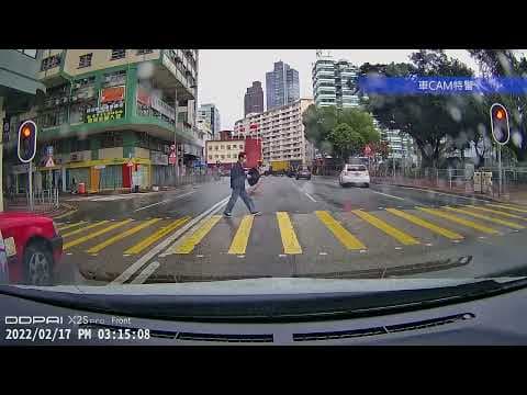 車CAM直擊 - 宋王臺道過馬路真係小心啲，成日有司機無留意紅綠燈
