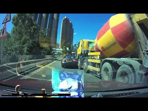車CAM直擊 - 將軍澳環保大道，田螺車轉線撞Benz