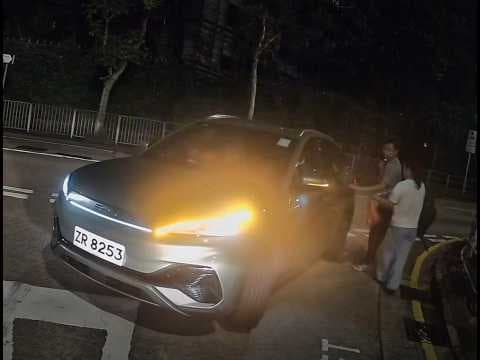 車CAM直擊 - 咁好服務？BYD 逆線轉入路口上客 ZR8253
