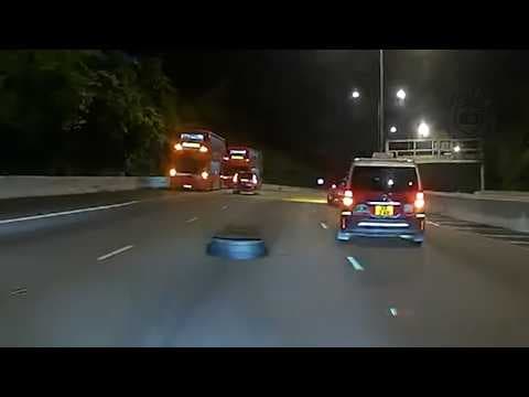 車CAM直擊 - 軚皮你收工還收工 唔好係路中心阻住人啦 😩