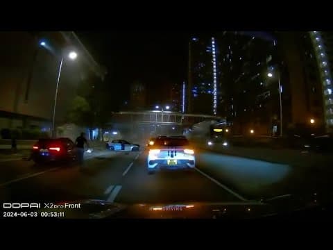 車CAM直擊 - 黃大仙中心北館外兩車互撼 失事前最後身影