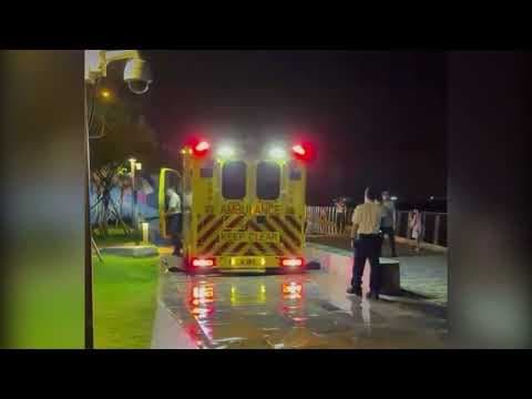 直擊 - 中山公園救護車行錯路 地面路陷受困