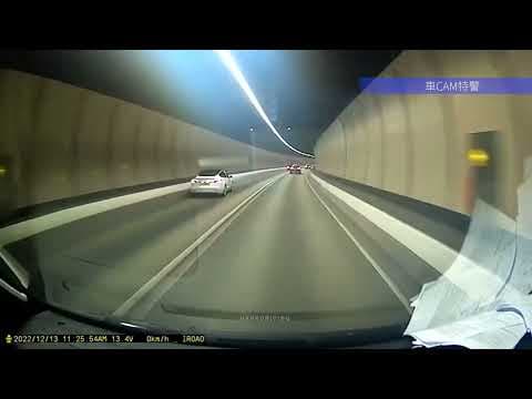 車CAM直擊 - Tesla 隧道管內自炒撞向牆身
