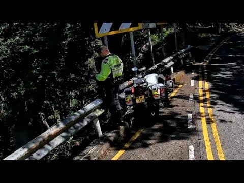車CAM直擊 - 鐵馬頭盔碌落山 阿Sir憂心仲仲