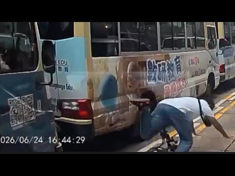 車CAM直擊 - 漢口道 小巴司機開門撞正單車攝車