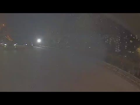 車CAM直擊 - 聰明仔見到我同梯R收慢仲衝😆好彩12月31日，俾舊價，新年快樂！