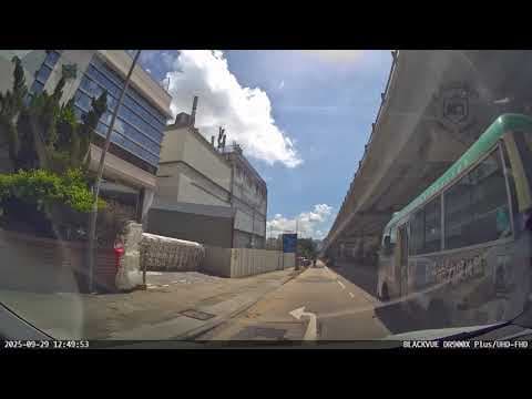 車CAM直擊 - 歌和老街 小巴與泥頭車擦撞 要片幫手請聯絡