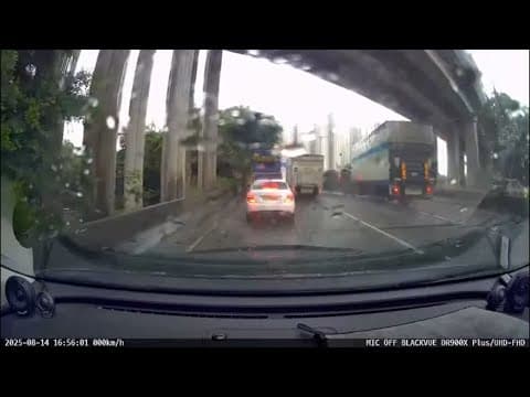 車CAM直擊 - 三文治🤦‍♂️ 洪天路 貨車收掣不及追撞貨van