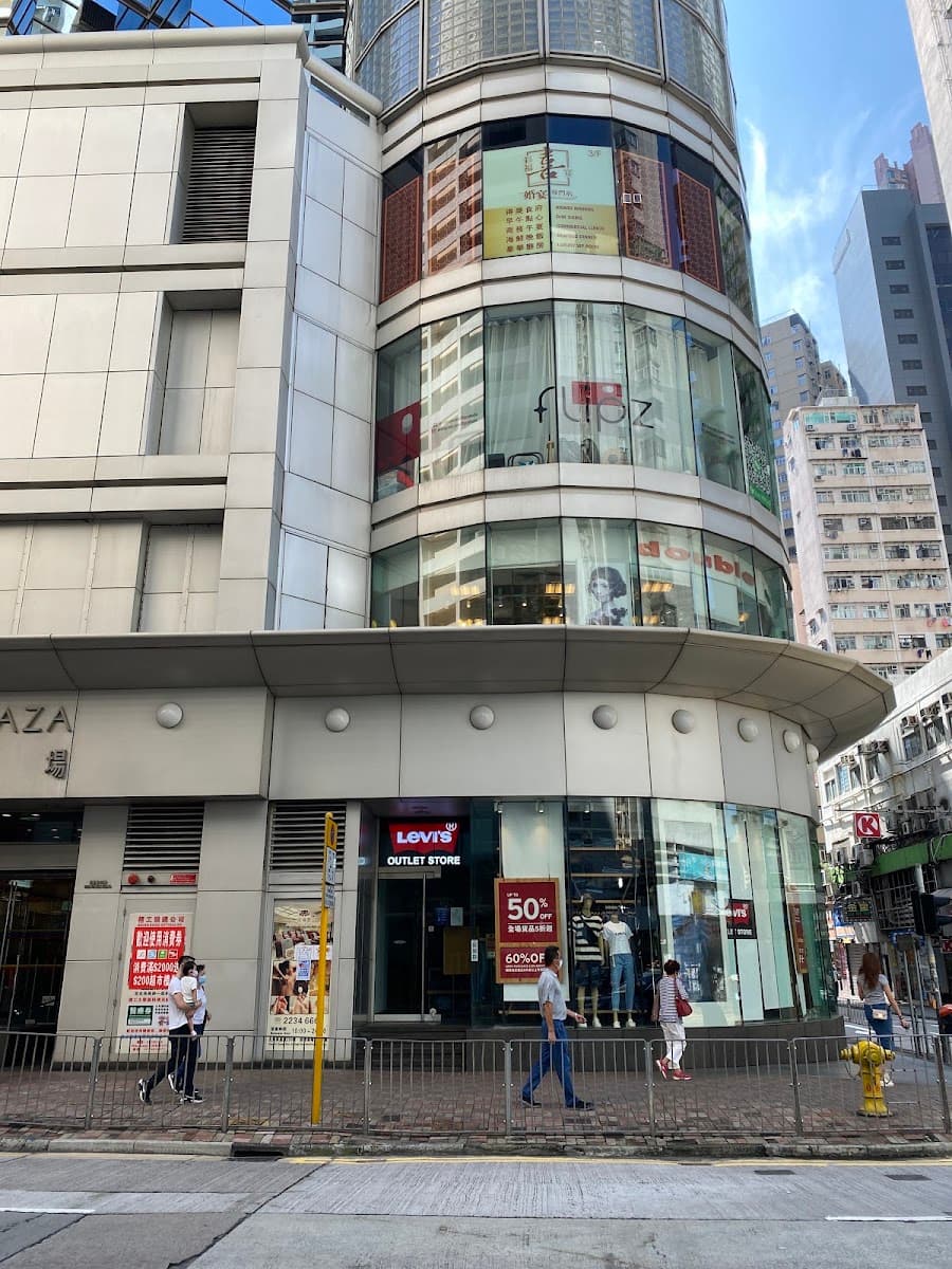 國都廣場 Olympia Plaza 停車場 實景照片 7