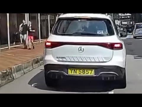 車CAM直擊 - YN5857自私乘客，自己部車要乾淨，條街就唔洗乾淨咩？