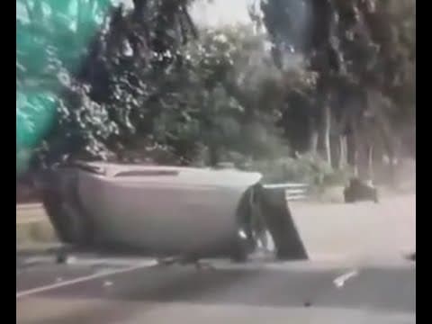 車CAM直擊 - 新田公路(往上水方向)近石湖圍 交通意外 事發一刻 2024/10/24 9AM