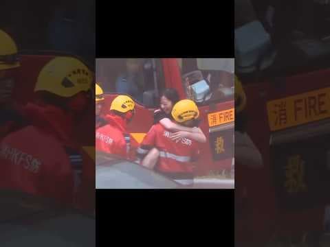 港女被消防員救出 水量還比災情更嚴峻！ #車cam #hk #香港 #車cam直擊 #頭文字d #gta #交通意外 #交通警 #極速 #香港車cam #消防車 #消防員 #港女 #shorts
