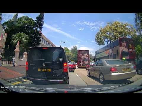車CAM直擊 - 巴士掃尾撞爛的士側鏡🤦‍♂️