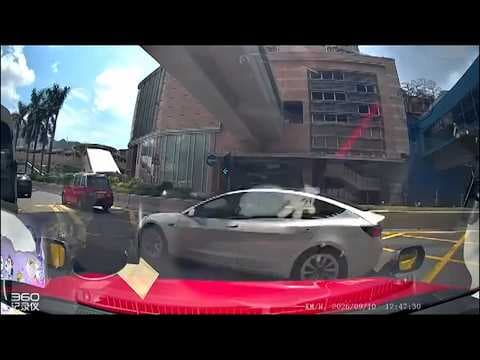 車CAM直擊 - Teslun 大圍衝紅燈險炒埋一碟