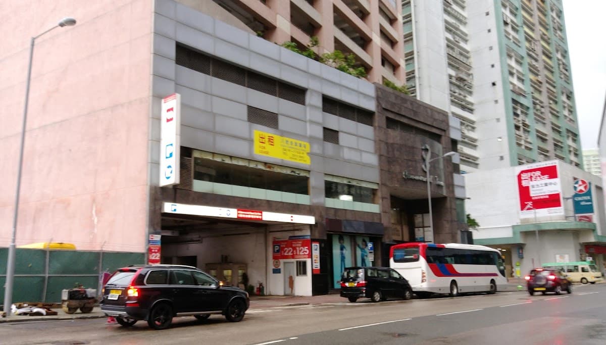 八號商業廣場停車場 實景照片 1