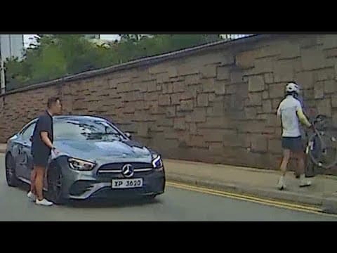車CAM直擊 - 夏愨道Benz撞單車 單車嬲爆爆拍Benz車頭 (轉載) 