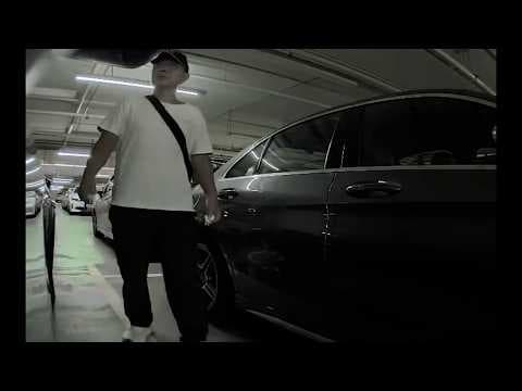車CAM直擊 - 呢個人相當有嫌疑 拎住張紙巾周圍開人車門