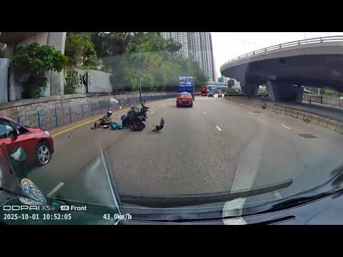 車CAM直擊 - 觀塘道外賣電單車死衝爛衝 猛撞路邊死車 成個飛起 🤣