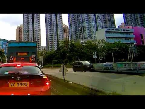 車CAM直擊 - 寶鄉橋私家車轉彎自炒撞欄