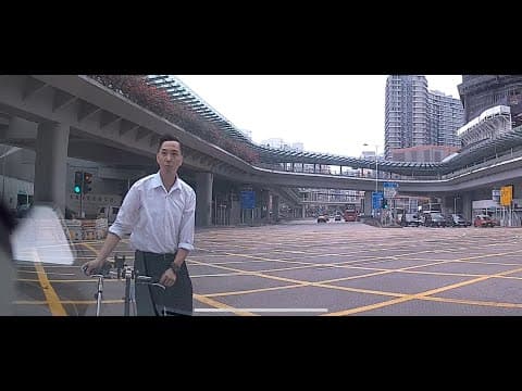 車CAM直擊 - 老漢推車喺佐敦道匯民路一直推過十字路口，再玩花式跳cha cha，再口up up 問候人地母親