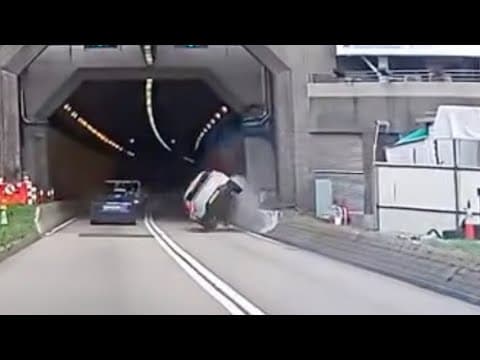 車CAM直擊 - 又玩緊電話啦😂？ 私家車入隧道剷上壆自炒