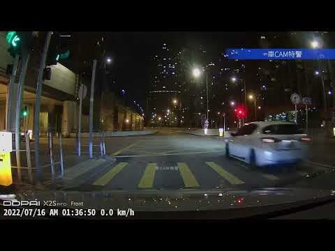 車CAM直擊 - 紅磡繞道私家車十字路衝燈 差少少就同的士撞