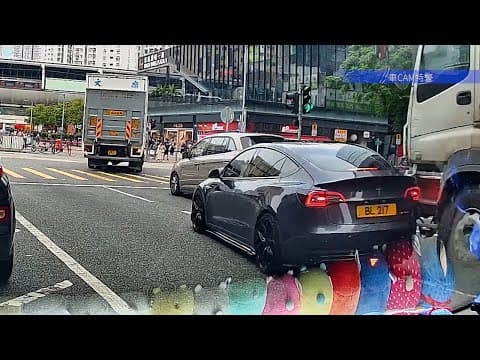 車CAM直擊 - 石門達利對出 Tesla以lun擊石
