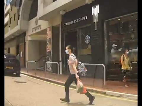 車CAM直擊 - 模範里阿姨衝出馬路，差啲害死我，識佢嘅親戚朋友請好好管教佢